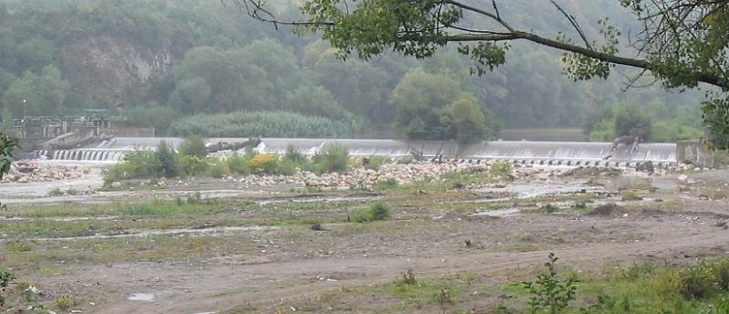 Erdély_2004_86.JPG - duzzasztó a Aranyoson.