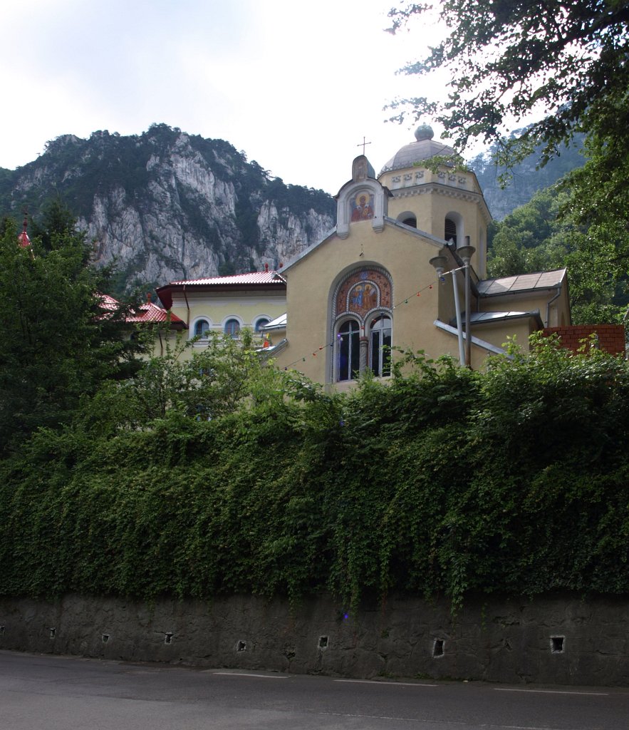 179.JPG - Egy kis templom.